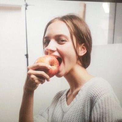 15张高清好看的欧美女生头像 适合当微博头像用