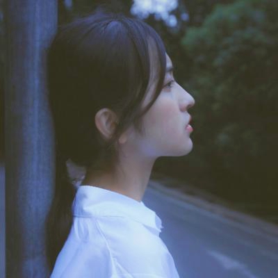 24张高清意境感拉满的抑郁伤感女生头像