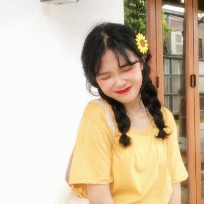 23张温暖清新的黄色系女生头像 高清好看又治愈