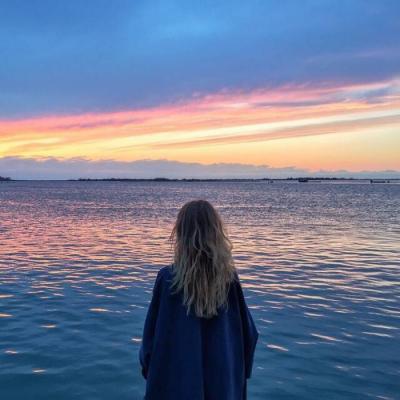 女生背影长发头像合集！22张高清唯美氛围感图来了