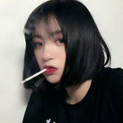 霸气拽酷吸烟女生头像 21张高清好看的女生抽烟头像合集
