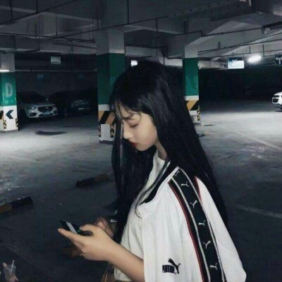 28张不露锋芒又带气场的女生头像合集