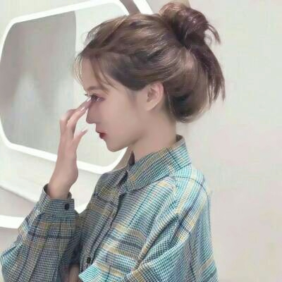 36张高清时尚网红女生头像合集