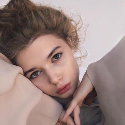 21张高清欧美高冷女生头像合集