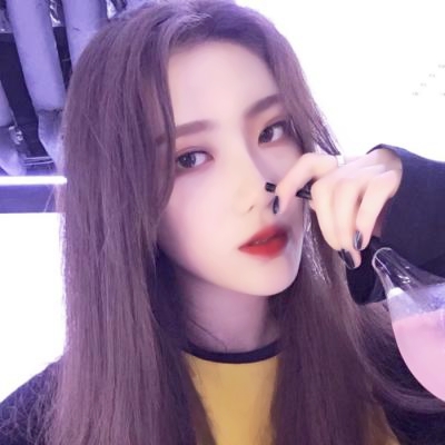 24张气质不土气的时尚女生微信头像合集