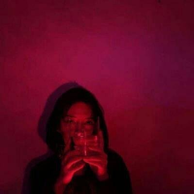 女生红色系QQ头像来啦！16张高清时尚范的潮流女头合集