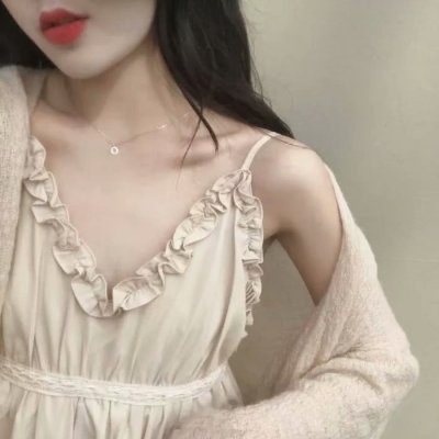 15张青春感拉满的不露脸半身女头，都是女生头像圈热门款