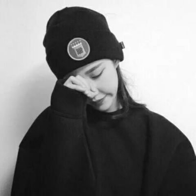 16张高清伤感寂寞女生头像 适合分享emo情绪