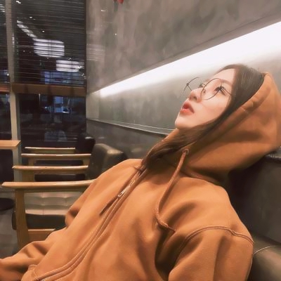 戴眼镜头像女生高清合集 21张唯美氛围感头像直接存