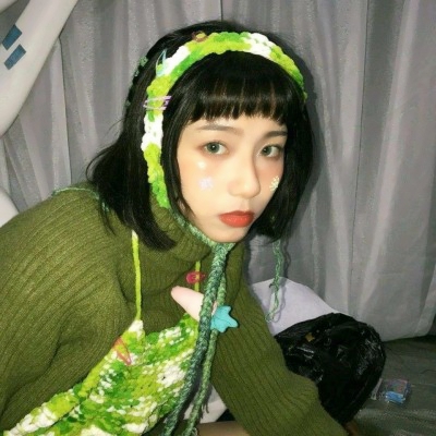 30张氛围感短发女生头像合集