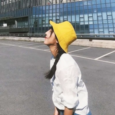 21张高清好看的戴帽女生头像 当下超流行的头像素材