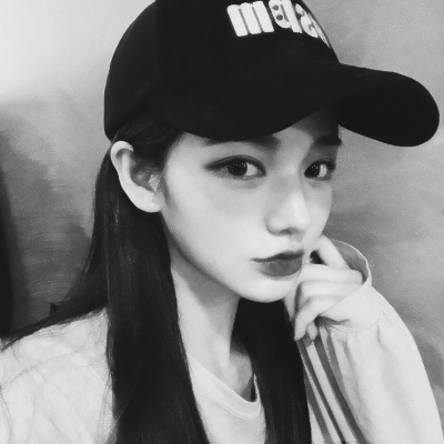 36张高清黑白高冷女生头像合集 自带清冷氛围感