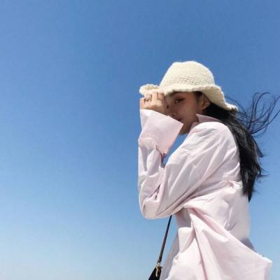 24张氛围感拉满的蓝色系女生头像 高清意境感拉满