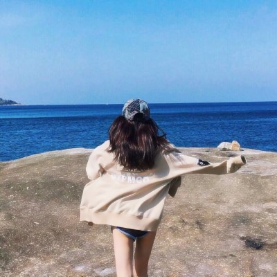 12张高清好看的女生背影小清新QQ头像