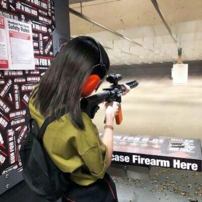 11张高清好看的背包女生背影头像合集