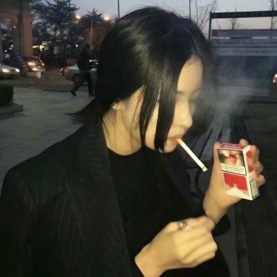 女生超拽又高雅的微信霸气头像来啦！16张高清时尚款一次看够