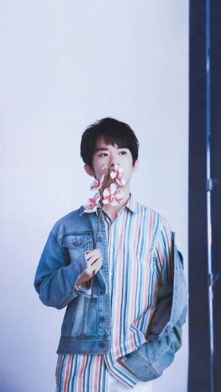 易烊千玺专属手机壁纸合集