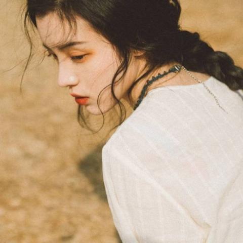 24张高清伤感女生头像 氛围感拉满的QQ唯美头像合集