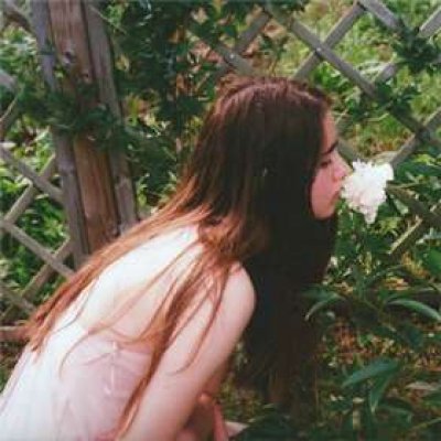 18张高清英伦风女生头像 可以直接下载保存