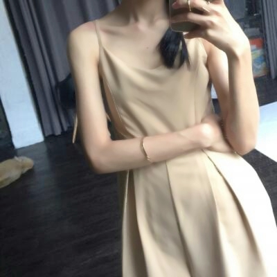 女生露锁骨头像合集 24张带点性感氛围感的女生头像