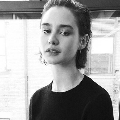 18张高清高冷气质女生黑白头像合集