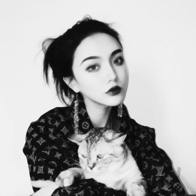超拽又霸气！22张高清女生黑白头像合集