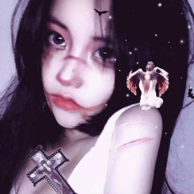 潮酷女生必备！35张supreme风格女生头像合集