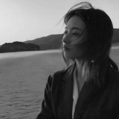 12张高清超酷黑白女生头像 直接存就能用