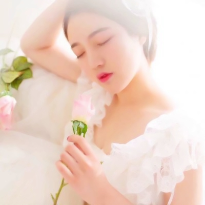 18张高清唯美白色婚纱女生微信头像合集