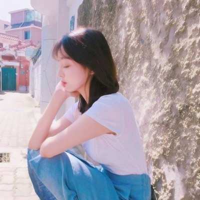 17张高清简约文艺风女生头像 氛围感拉满