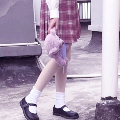 24张高清干净的QQ女生短裙腿控头像