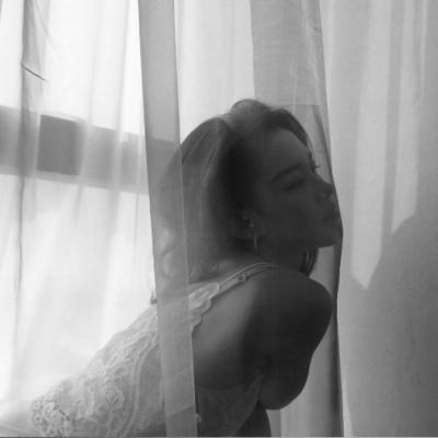 女生冷漠黑白头像 18张高清好看的孤傲款头像合集