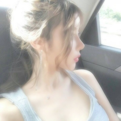 24张高清女生眼神迷茫头像合集