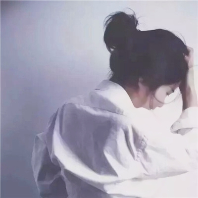 女生伤感孤独背影头像合集 20张高清图
