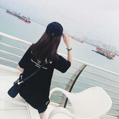 当下超火的女生时尚背影头像合集 19张高清图