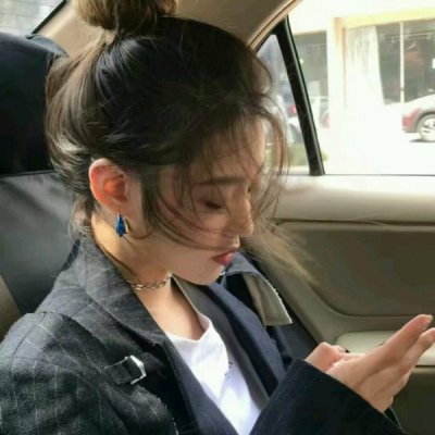 22张高清潮范儿女生头像 酷感拉满的个性头像合集