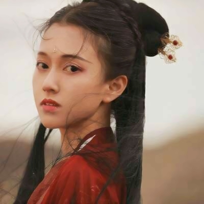 14张高清红衣古风真人女生头像 适合当壁纸或头像