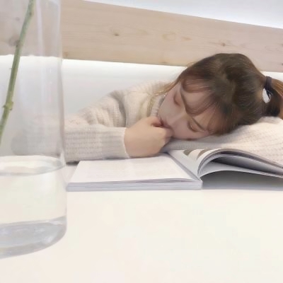 女生侧脸头像合集 36张高清气质款头像分享