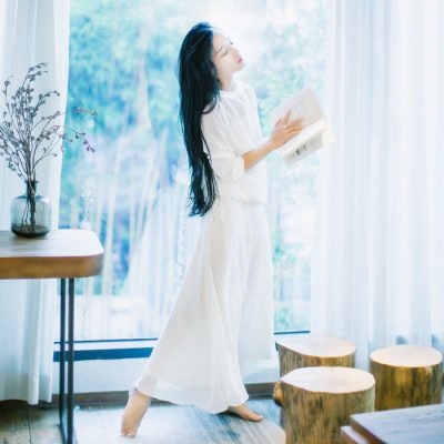 17张高清简约文艺风女生头像 氛围感拉满