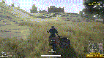 吃鸡玩家的神操作，看起来像在拍好莱坞大片