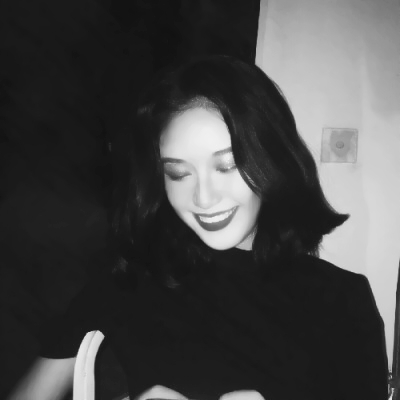 12张高清超酷黑白女生头像 直接存就能用