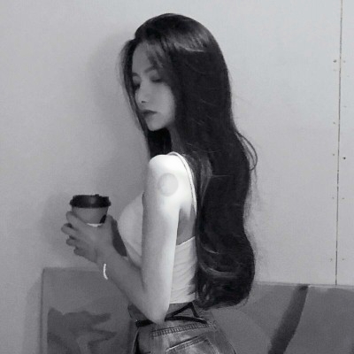 23张高清黑白高冷侧脸女生头像合集