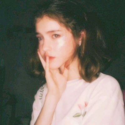 18张高清欧美复古风女生头像合集 氛围感拉满