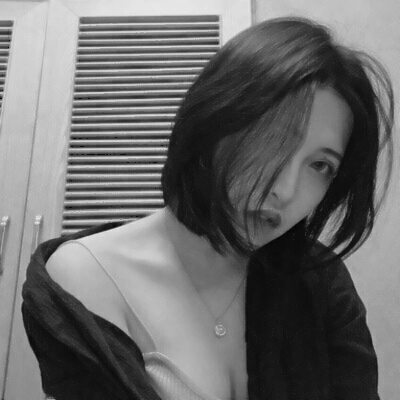 36张高清高冷黑白女头像 氛围感拉满