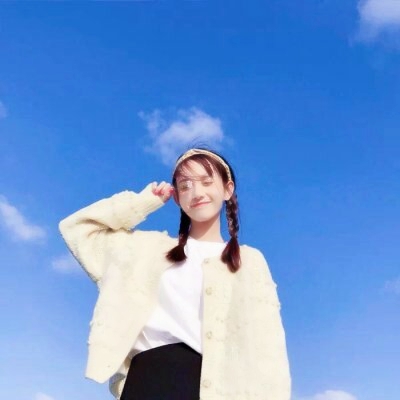 12张超绝淡蓝色小清新女生头像，氛围感直接拉满