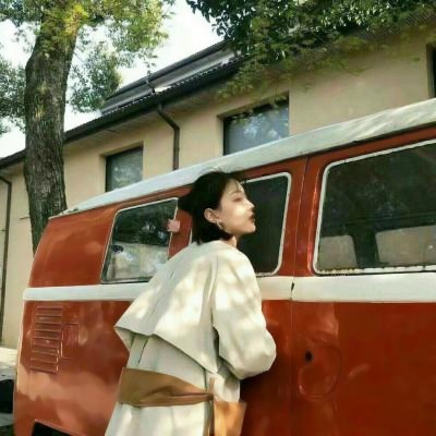 33张高清可爱QQ女头合集 潮感拉满的女生头像素材