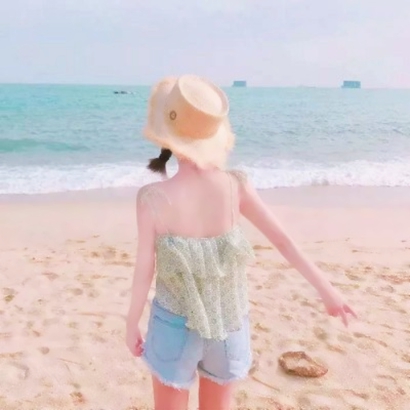 12张高清小清新女生网图头像 好看又治愈