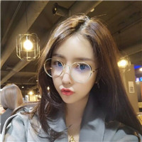 戴眼镜的呆萌女生头像合集 18张可爱软萌女生头像来啦