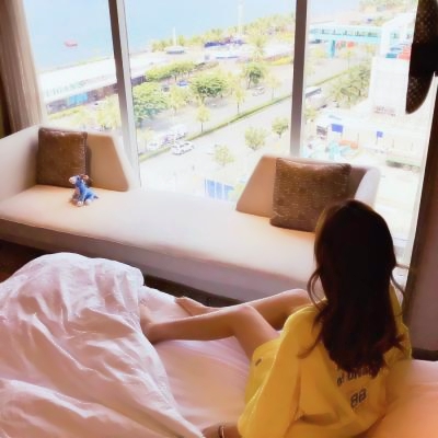 18张超绝真人女生背影头像 适合当QQ头像的氛围感美图