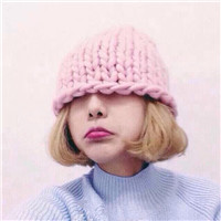 18张暖调复古女生意境头像 氛围感拉满的漂亮头像合集